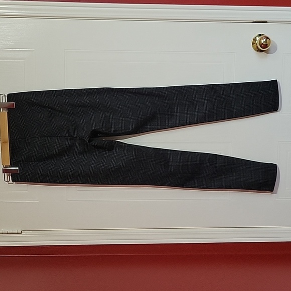 Dynamite Grey Plaid Tuxedo Pattern Highrise Leggings US XS NWT - Picture 4 of 11